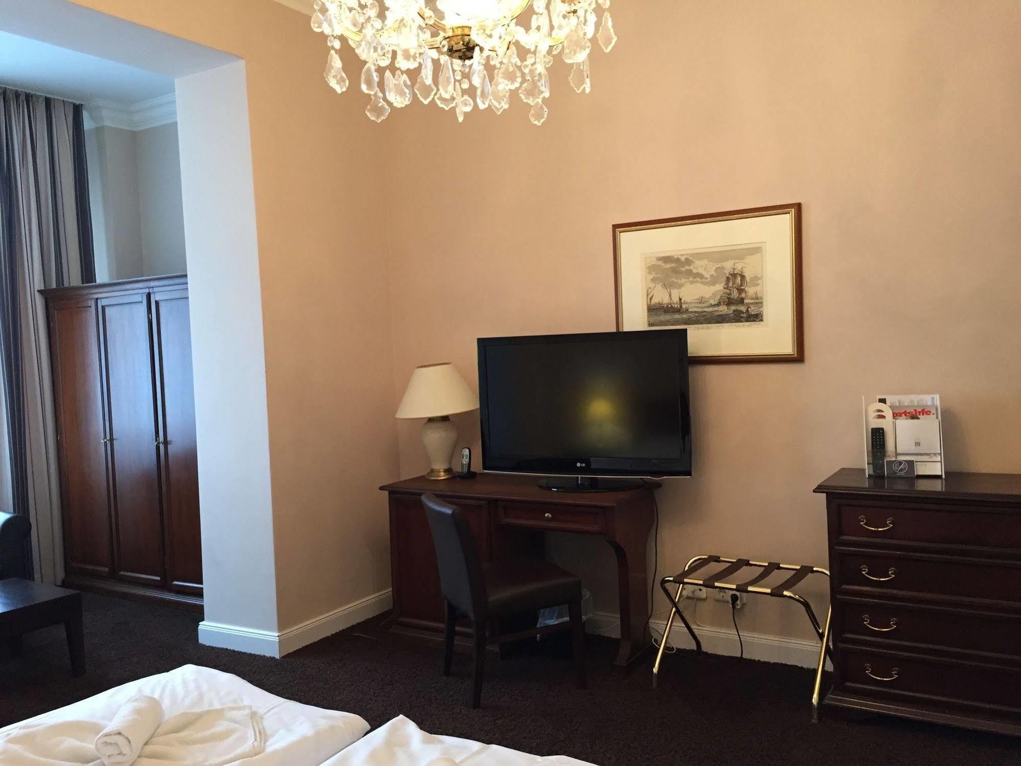 Hotel Vier Jahreszeiten Binz - Adults Only Zewnętrze zdjęcie